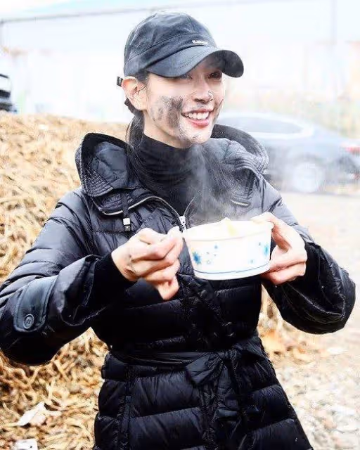 韓國人封殺她，中國男人喜歡她，可悲