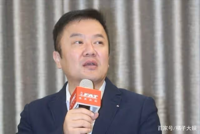 24歲女星嫁入「假」豪門,未婚生子10多年後慘遭拋棄,實在是可憐