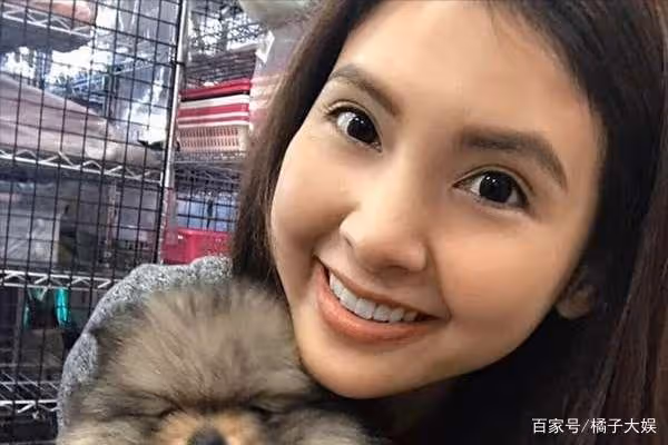 24歲女星嫁入「假」豪門,未婚生子10多年後慘遭拋棄,實在是可憐