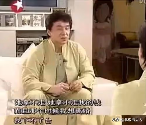 做了四十年隱形妻子，終掌控成龍百億家產，林鳳嬌不止能忍還夠狠