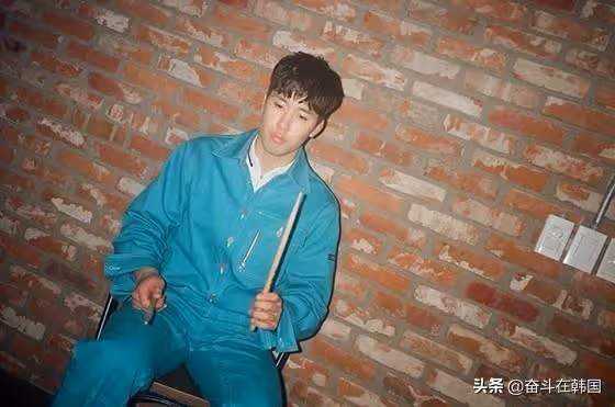 這是要團滅？韓國著名樂隊成員酒桌上搭訕女性，被拒絕後怒而施暴