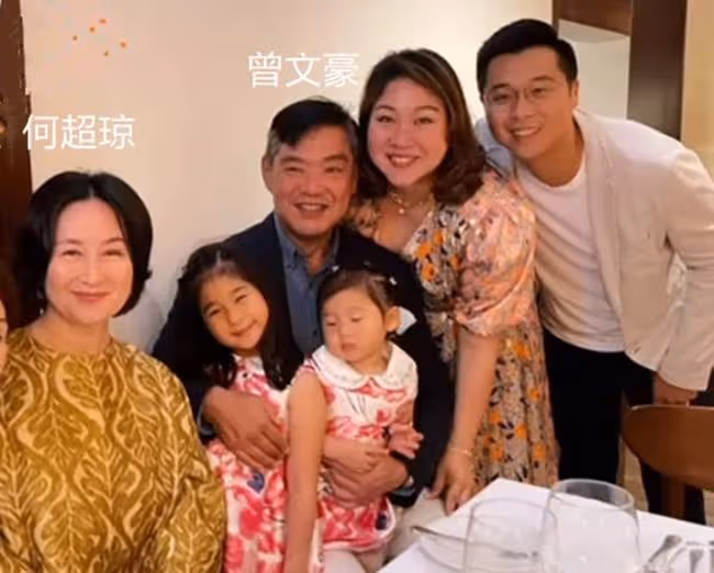 何超瓊與青梅竹馬好友聚會，一起打撞球很盡興，59歲仍未婚無兒女