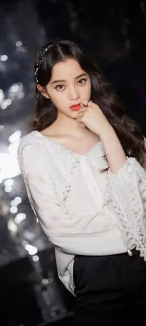 娛記說:李易峰避嫌楊冪?關曉彤看人下菜?歐陽娜娜賣藝術家人設?萬茜糊了?