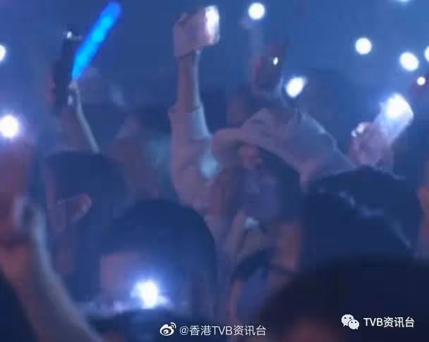 關係升溫︱胡鴻鈞開演唱會見家長，蔡思貝淚撐：我好激動！
