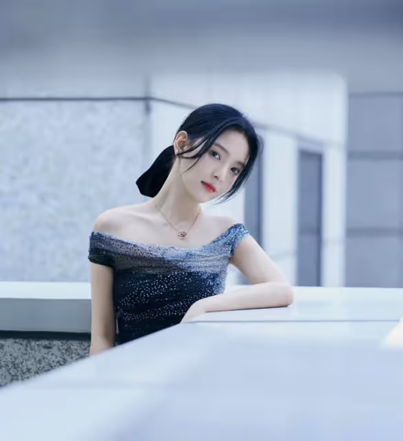 娛樂記憶 | 清歡不渡 白茶不予 章若楠