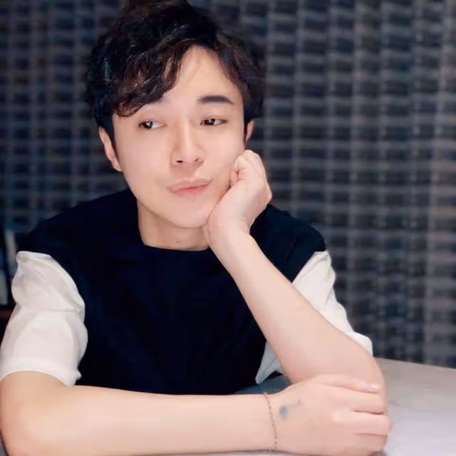 "含羞忍恥"吳青峰：被小s羞辱，遭恩師告法庭，蘇打綠歌曲遭下架