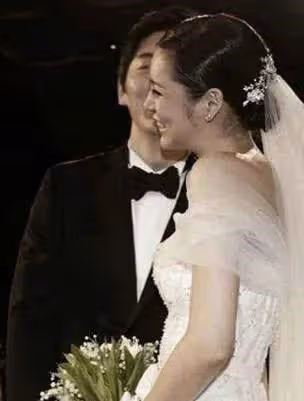 童年女神「三聖母」淪為階下囚，打爛一手好牌
