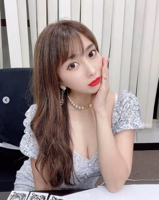 森咲智美性感美圖！大頭燈女都市傳說：夾東西沒問題