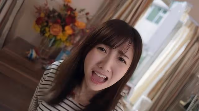 演技被批慘不忍睹！TVB甜美小花首當女主角，挑戰一人分飾三角