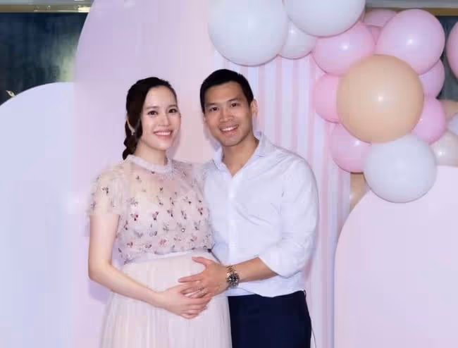 甄子丹小姨子嫁豪門2年懷孕，辦奢華產前派對，30位貴婦盛裝出席