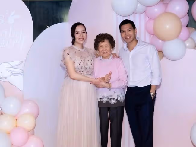 甄子丹小姨子嫁豪門2年懷孕，辦奢華產前派對，30位貴婦盛裝出席
