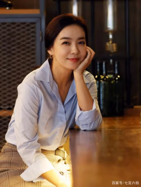 《松藥店的兒子們》里氣質典雅的大兒媳，結婚多年，婆婆想抱孫