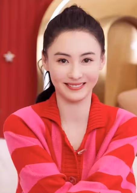 張柏芝直播間帶貨秀演技？產品價格大跳水，網友稱只是一齣戲