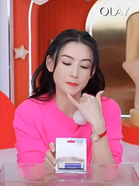 張柏芝直播間帶貨秀演技？產品價格大跳水，網友稱只是一齣戲