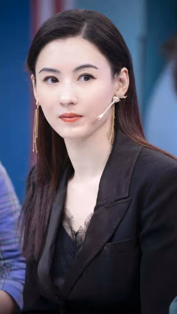 張柏芝直播間帶貨秀演技？產品價格大跳水，網友稱只是一齣戲