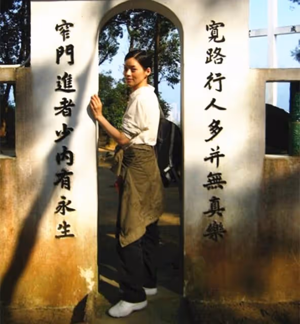 劉錦玲息影13年罕露面，完成碩士課程當上治療師，54歲長居國外