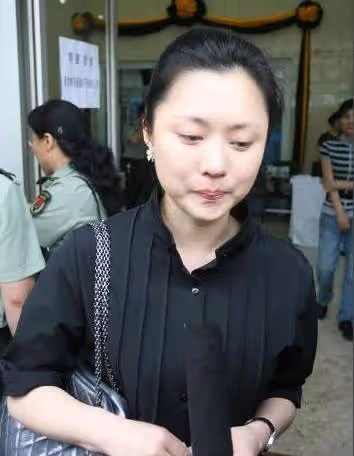 41歲仍未結婚,貸款買車,央視著名美女主播紫凝背後的辛酸歷程