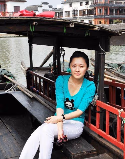 41歲仍未結婚,貸款買車,央視著名美女主播紫凝背後的辛酸歷程