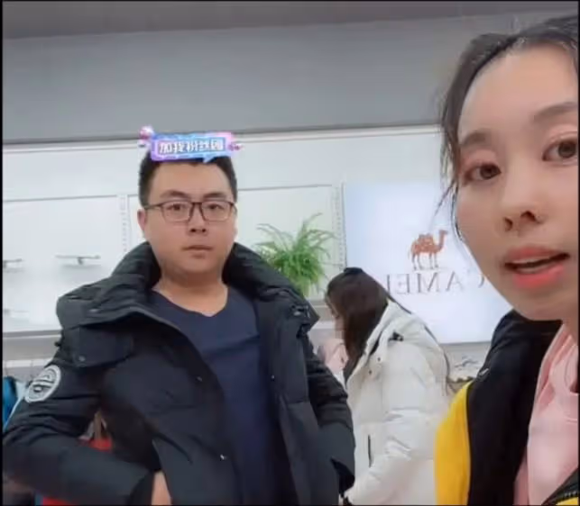 許敏遊玩被跟拍，郭威和剛認親那會有明顯變化，熊磊開直播逗楷楷