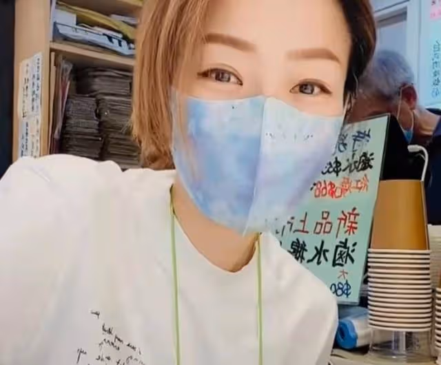 女神久違同框聚餐！周勵淇大曝鄭秀文食量驚人，二人已相識二十年