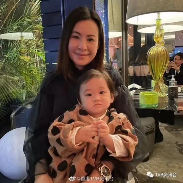 陳山聰囝囝學講第一個英文冧爆媽媽！71歲馬海倫生日獲「乖仔」祝賀