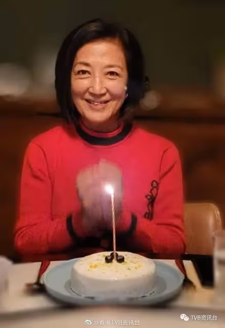 陳山聰囝囝學講第一個英文冧爆媽媽！71歲馬海倫生日獲「乖仔」祝賀