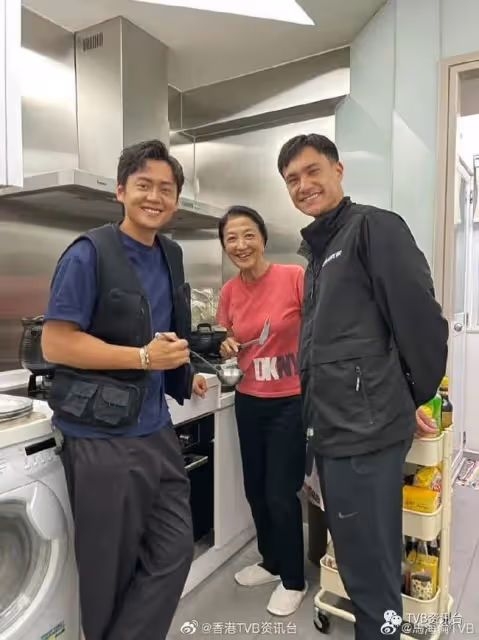 陳山聰囝囝學講第一個英文冧爆媽媽！71歲馬海倫生日獲「乖仔」祝賀