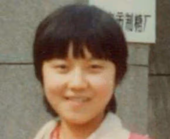 「不老女神」閆妮的背後:33歲被迫失婚跌入谷底,34歲一夜爆紅