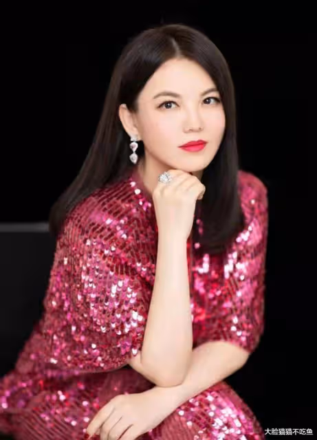 王岳倫和美女酒後同回酒店舉止親密 曾因酒醉壁咚女生