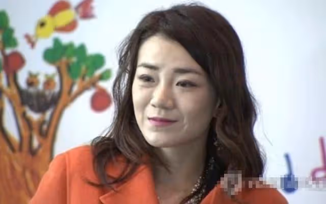 「惡魔小姐」趙顯旼：威脅空姐，體罰員工，一杯水潑走2000億家產