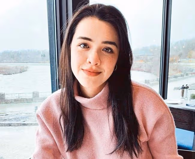 鍾麗緹發文為長女應援，23歲女兒選美決賽在即，高顏值成大熱門