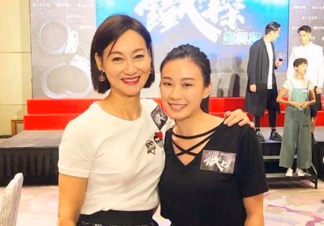 恭喜！31歲女星被跪地求婚，入行7年收入低，靠大11歲男友養