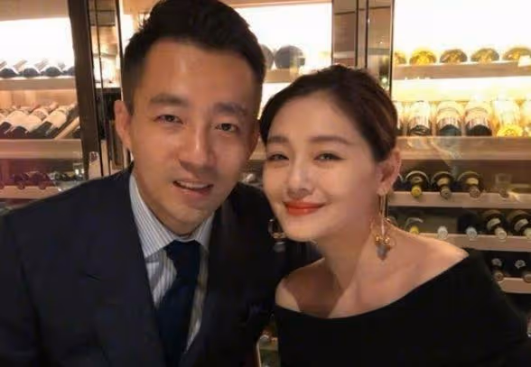 這個導演眼光真「毒」,當年隨便揪的2配角,如今都火成圈內頂流