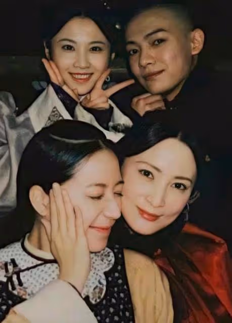 蔣勤勤和孫儷這是槓上了？兩人都上熱搜，誰更有大局觀一目了然！