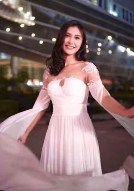 借裙疑損壞還不賠錢，前港姐麥詩晴不願承認，反指婚紗店冤枉自己