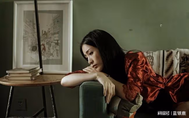 結婚3年，發現老公和表妹有了孩子，離婚後前父告訴我一個秘密