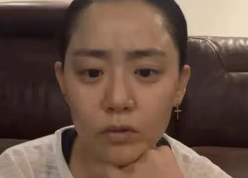 被韓國禁止整容的「國民妹妹」，怎麼這樣了？