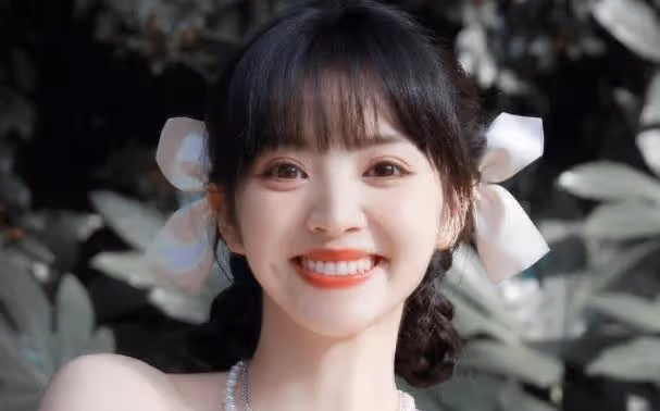 為肖戰怒懟網友,和李蘭迪搶角色,被爆耍大牌,田曦薇經歷了啥?