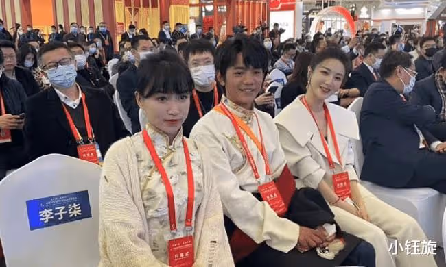 李子柒時隔多個月出席活動,網友表示甚是想念