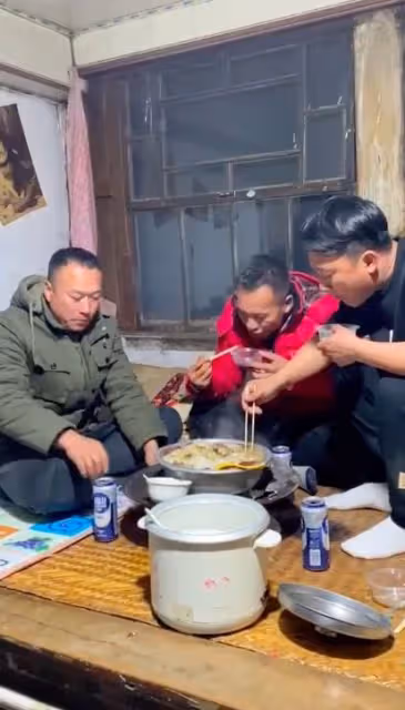 逝去的童年好像回來了，他的視頻吸粉千萬，太有煙火氣人情味了！