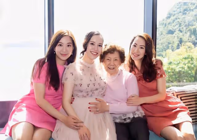 恭喜！著名女星懷孕9個月臨盆在即，舉辦奢華產前派對宣布懷女嬰