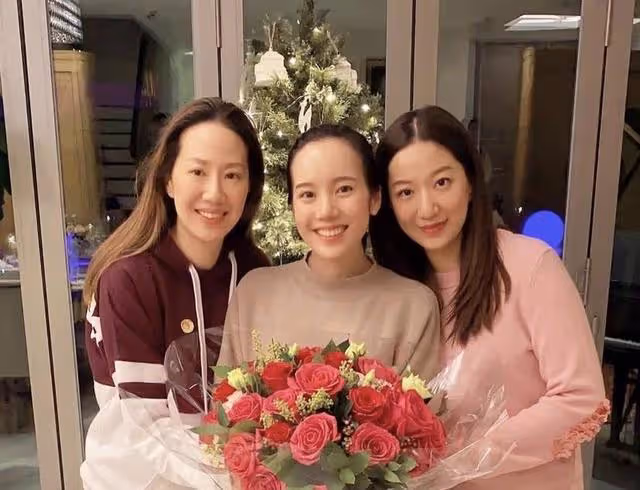 恭喜！著名女星懷孕9個月臨盆在即，舉辦奢華產前派對宣布懷女嬰