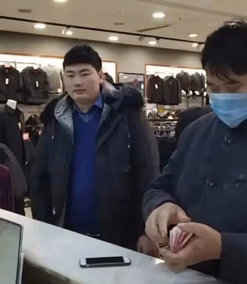 陳亞男事件總結,大衣哥終於回擊,七問誅心,兒子朱單偉沉默不語