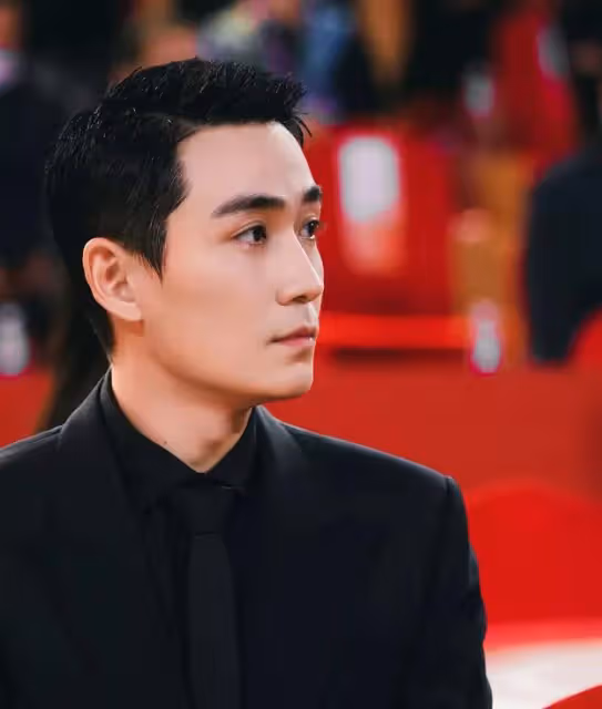 當三女攀上廠花？朱一龍得罪人？孫儷拉踩於正？辛芷蕾搶不到戲？