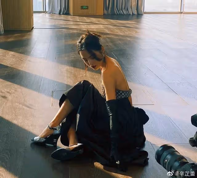 當三女攀上廠花？朱一龍得罪人？孫儷拉踩於正？辛芷蕾搶不到戲？