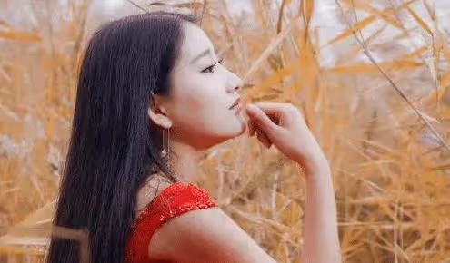 「他怕我冷才抱我的」23歲嬌妻出軌閨蜜老公，丈夫：別碰我，離婚