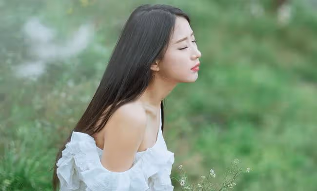「他怕我冷才抱我的」23歲嬌妻出軌閨蜜老公，丈夫：別碰我，離婚