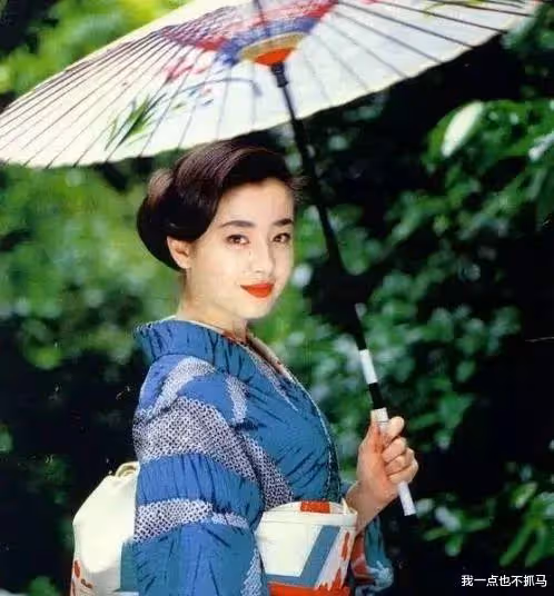 「最慘」女明星：被賣、拍裸照、當小三，全是被親媽逼的？