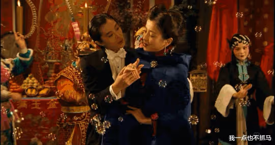 「最慘」女明星：被賣、拍裸照、當小三，全是被親媽逼的？