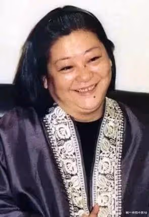 「最慘」女明星：被賣、拍裸照、當小三，全是被親媽逼的？